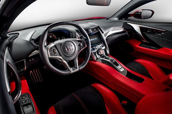 La supercar Honda NSX en approche