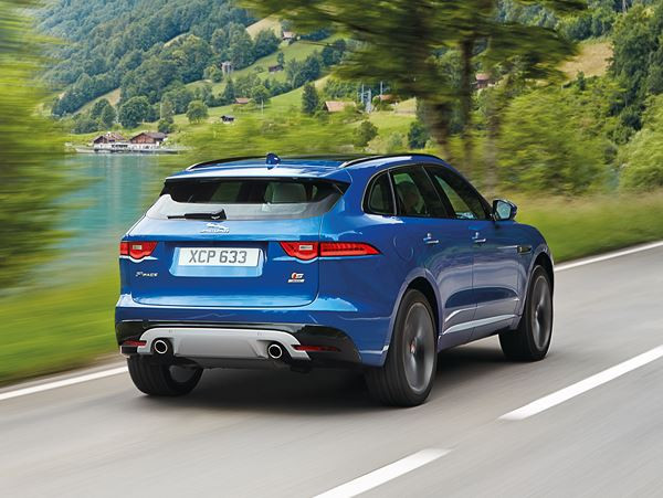 Le dynamique crossover Jaguar F-Pace attire les regards