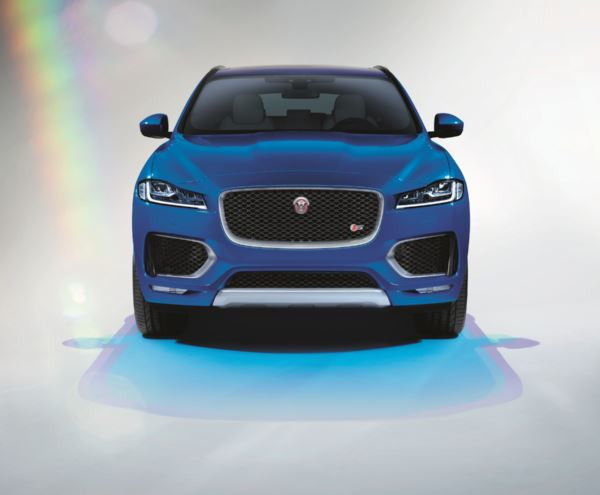 Le dynamique crossover Jaguar F-Pace attire les regards