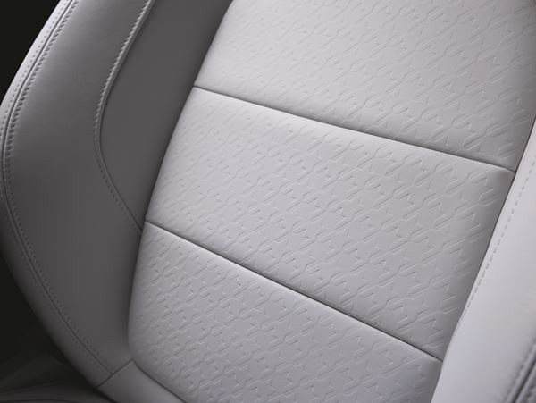 Le dynamique crossover Jaguar F-Pace attire les regards