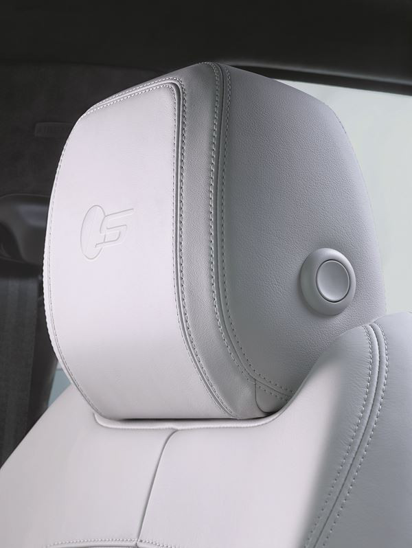 Le dynamique crossover Jaguar F-Pace attire les regards