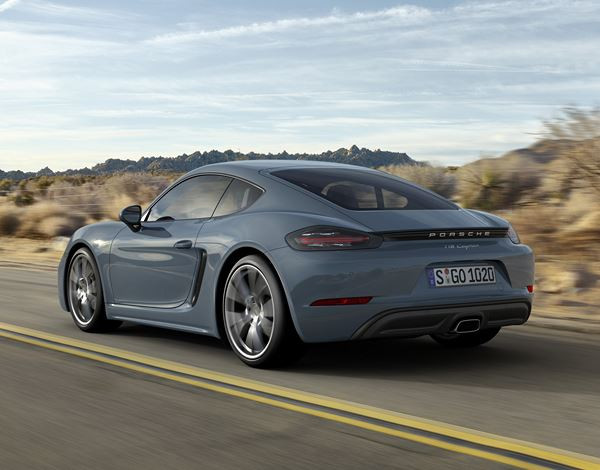 Le coupé Porsche 718 Cayman embarque un moteur turbo quatre cylindres à plat