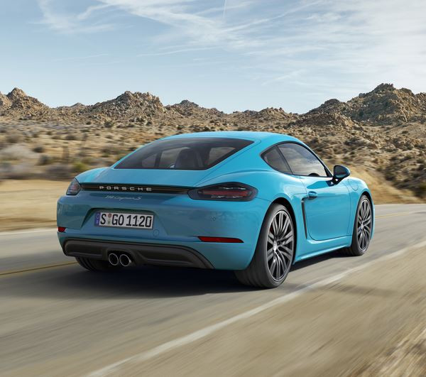 Le coupé Porsche 718 Cayman embarque un moteur turbo quatre cylindres à plat