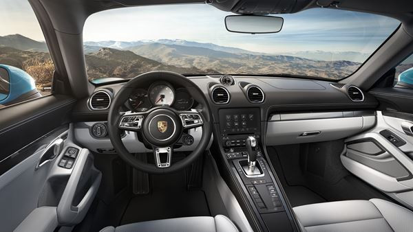 Le coupé Porsche 718 Cayman embarque un moteur turbo quatre cylindres à plat