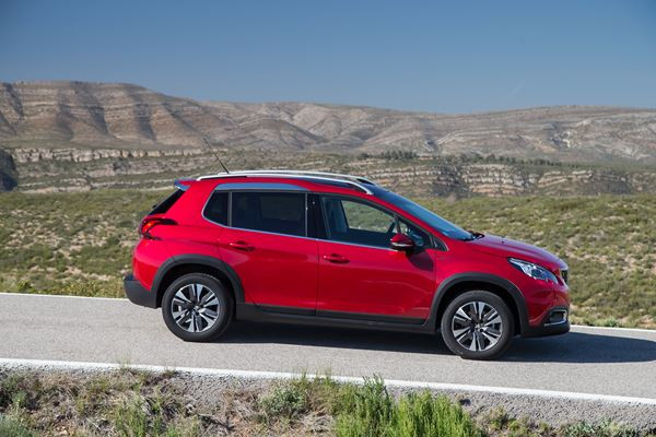 La Peugeot 2008 restylée affiche un design affirmé de SUV robuste