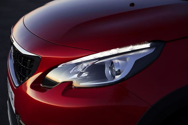 La Peugeot 2008 restylée affiche un design affirmé de SUV robuste