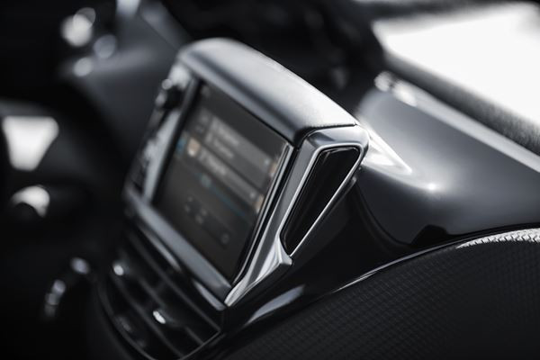 La Peugeot 2008 restylée affiche un design affirmé de SUV robuste