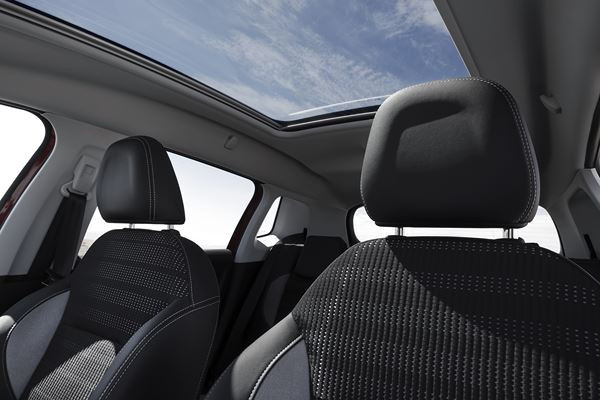 La Peugeot 2008 restylée affiche un design affirmé de SUV robuste