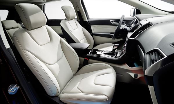 Le grand SUV Ford Edge traverse l'Atlantique