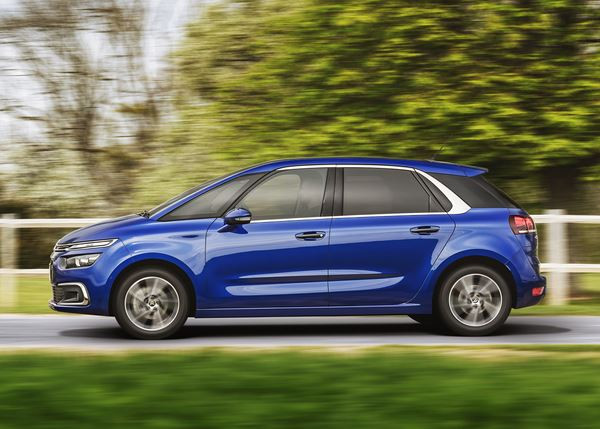 Le Citroën C4 Picasso restylé en approche