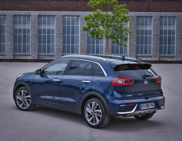 Le crossover Kia Niro hybride essence affiche de faibles consommations