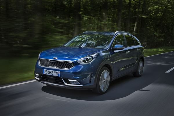 Le crossover Kia Niro hybride essence affiche de faibles consommations