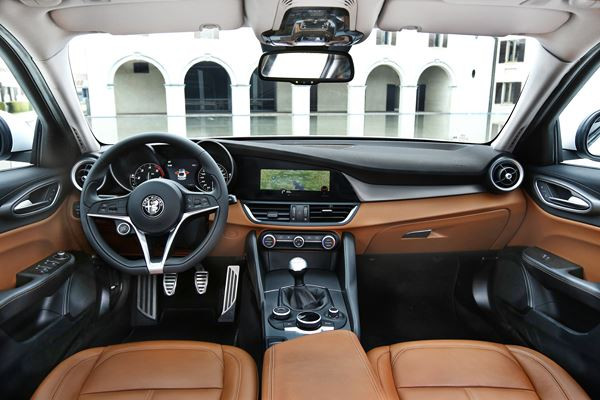 Alfa Romeo Giulia : les caractéristiques essentielles du style italien