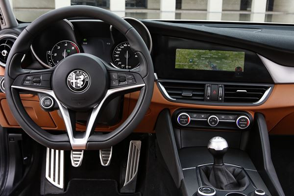 Alfa Romeo Giulia : les caractéristiques essentielles du style italien
