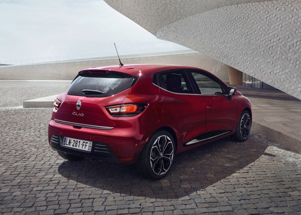 La Renault Clio se renouvelle très légèrement