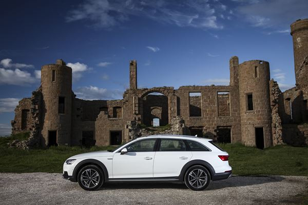 L'Audi A4 Allroad adopte un style baroudeur et une transmission intégrale