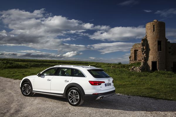 L'Audi A4 Allroad adopte un style baroudeur et une transmission intégrale