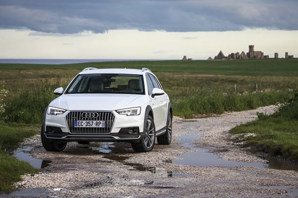 L'Audi A4 Allroad adopte un style baroudeur et une transmission intégrale