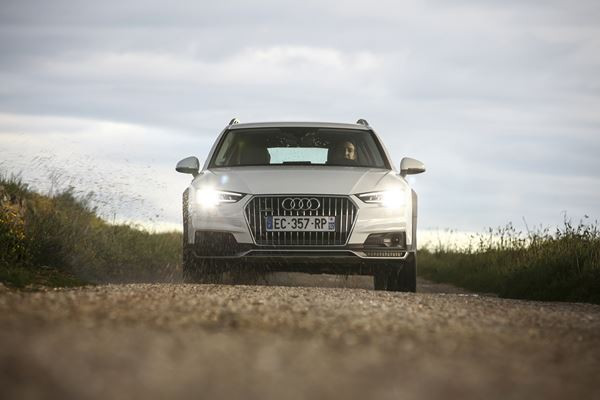 L'Audi A4 Allroad adopte un style baroudeur et une transmission intégrale