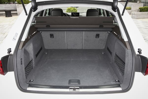 L'Audi A4 Allroad adopte un style baroudeur et une transmission intégrale