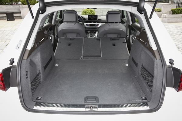 L'Audi A4 Allroad adopte un style baroudeur et une transmission intégrale
