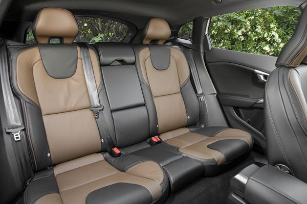 La Volvo V40 Cross Country restylée affiche un look baroudeur