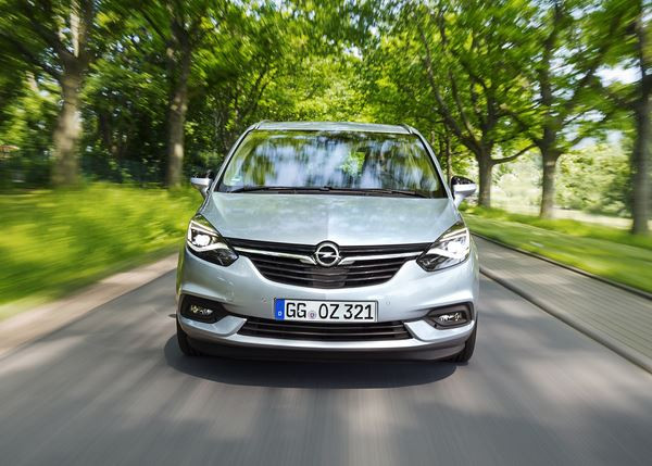 L'Opel Zafira restylé reçoit une calandre plus dynamique