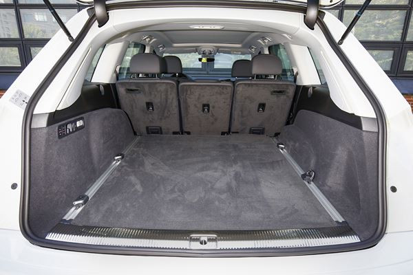 L'Audi Q7 e-tron quattro embarque une motorisation hybride diesel rechargeable