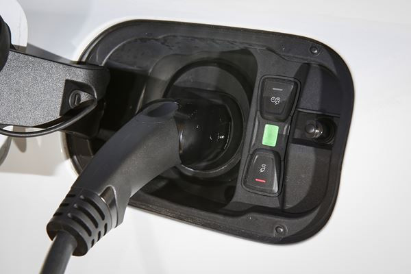 L'Audi Q7 e-tron quattro embarque une motorisation hybride diesel rechargeable