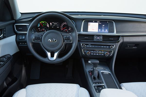 La Kia Optima hybride rechargeable peut parcourir 54 km en mode électrique