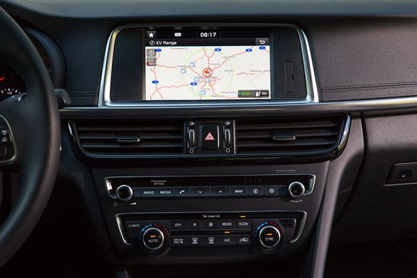 La Kia Optima hybride rechargeable peut parcourir 54 km en mode électrique