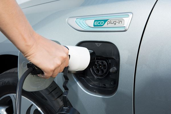 La Kia Optima hybride rechargeable peut parcourir 54 km en mode électrique