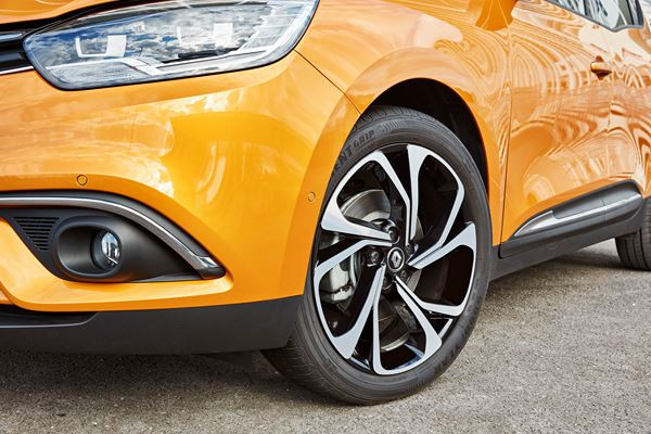Le Renault Scénic réinterprète le monospace compact