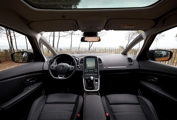 Le Renault Scénic réinterprète le monospace compact