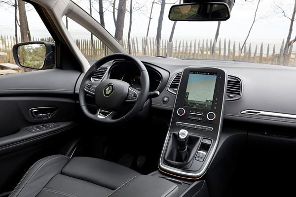 Le Renault Scénic réinterprète le monospace compact