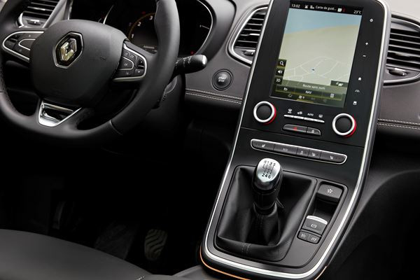 Le Renault Scénic réinterprète le monospace compact