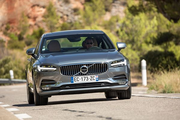 La Volvo S90 fait son entrée dans le club fermé des grandes berlines premium
