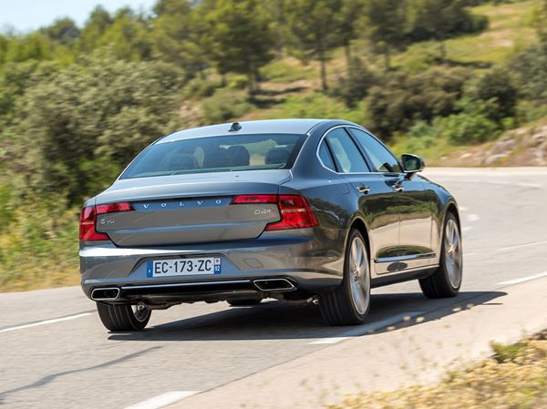La Volvo S90 fait son entrée dans le club fermé des grandes berlines premium