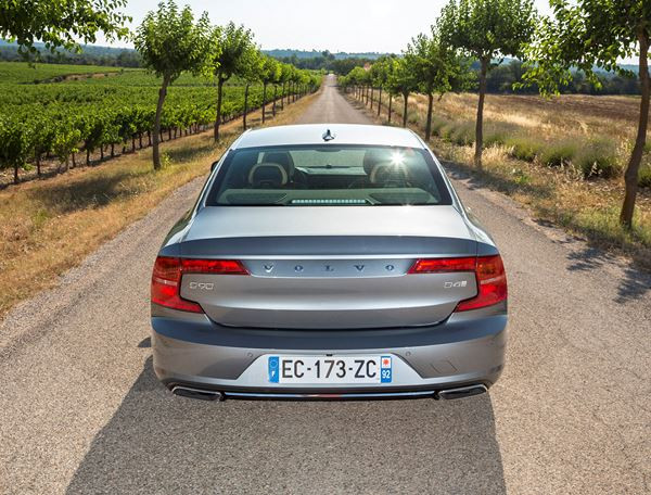 La Volvo S90 fait son entrée dans le club fermé des grandes berlines premium