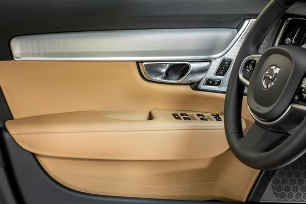 La Volvo S90 fait son entrée dans le club fermé des grandes berlines premium