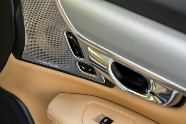 La Volvo S90 fait son entrée dans le club fermé des grandes berlines premium