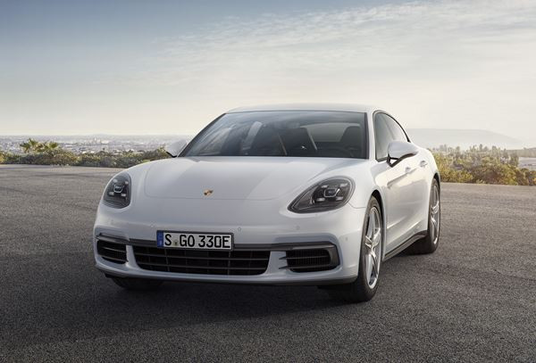 La Porsche Panamera hybride rechargeable reçoit une transmission intégrale