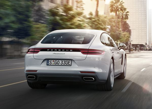 La Porsche Panamera hybride rechargeable reçoit une transmission intégrale
