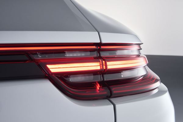 La Porsche Panamera hybride rechargeable reçoit une transmission intégrale