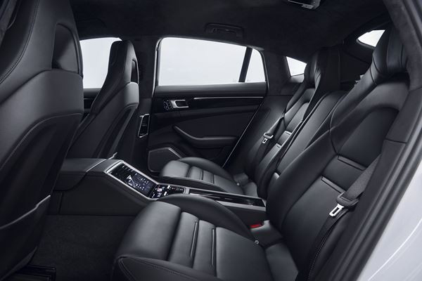 La Porsche Panamera hybride rechargeable reçoit une transmission intégrale
