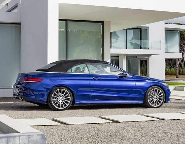 La Mercedes Classe C Cabriolet embarque une capote en tissu