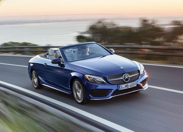 La Mercedes Classe C Cabriolet embarque une capote en tissu