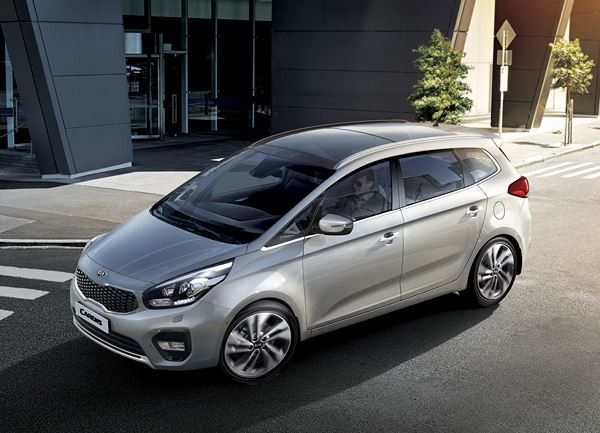 Le monospace Kia Carens bénéficie d'évolutions de design
