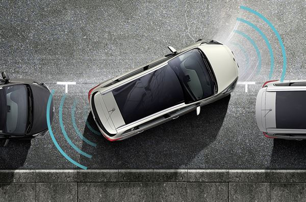 Le monospace Kia Carens bénéficie d'évolutions de design