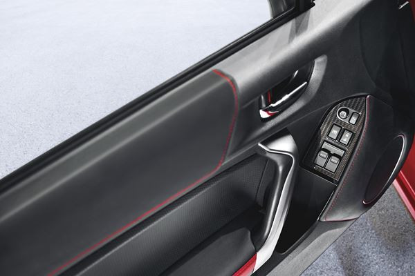 Le coupé sport Toyota GT86 adopte des lignes plus agressives